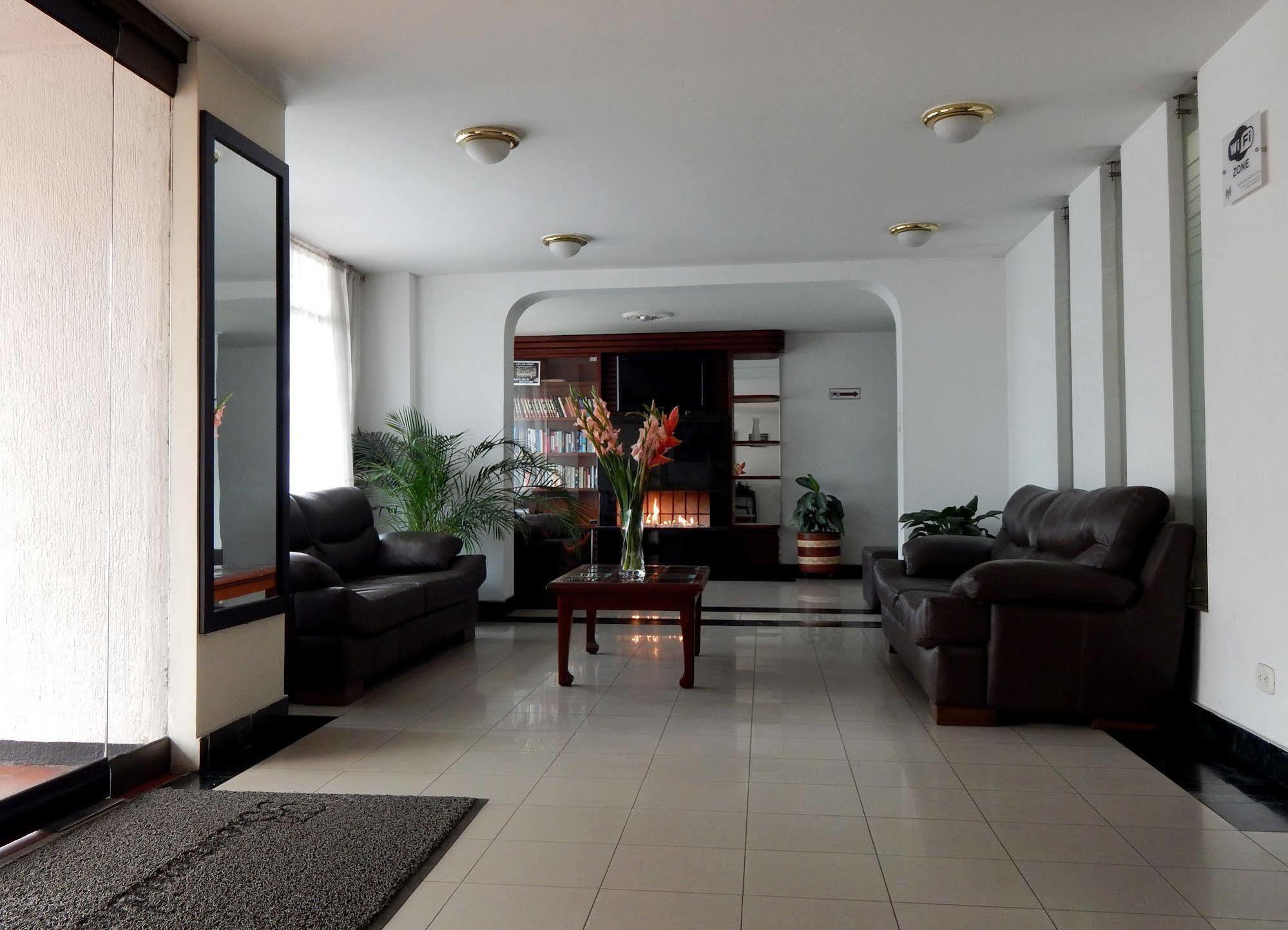 Apartamentos Galerias Богота Екстериор снимка