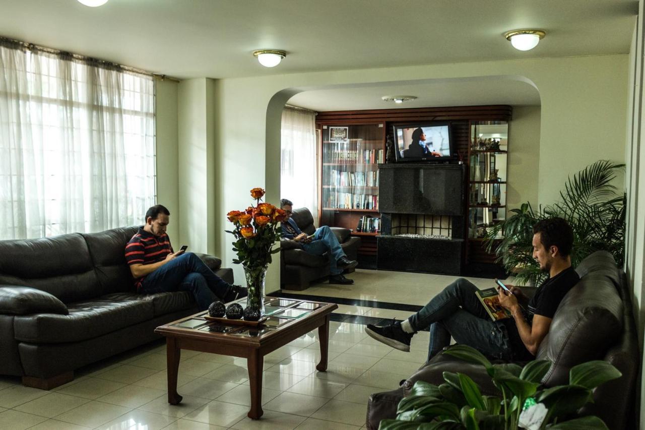 Apartamentos Galerias Богота Екстериор снимка